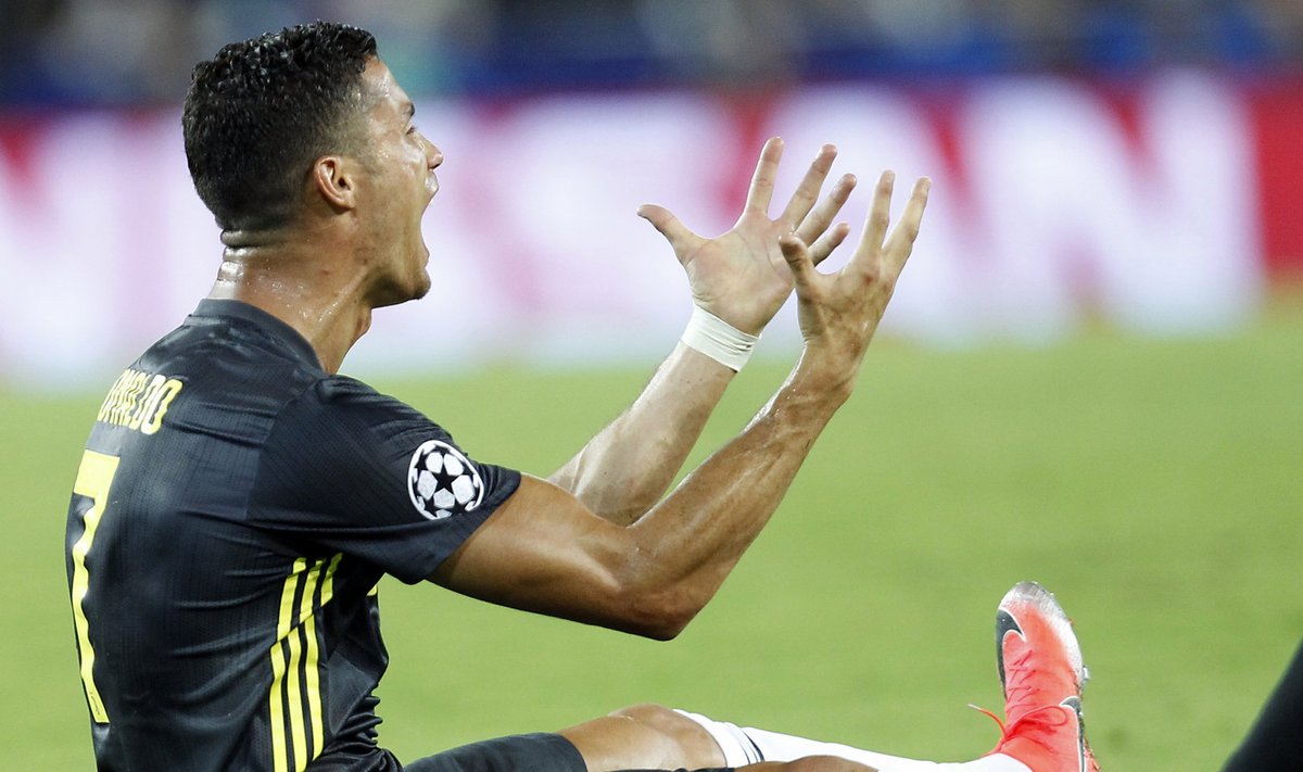 Cristiano Ronaldo pirmose UEFA Čempionų lygos rungtynėse išvarytas iš aikštės