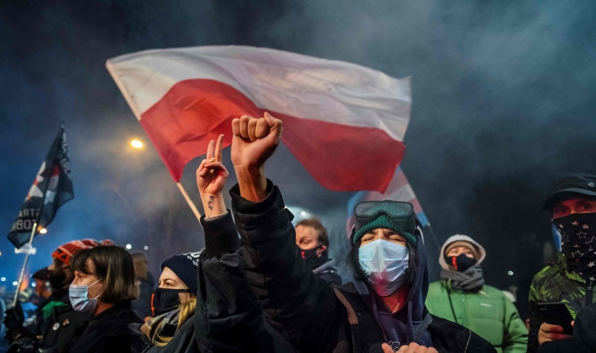 Dėl abortų draudimo Lenkijoje surengti protestai