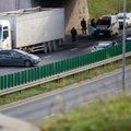 Vilniuje eismą paralyžiavo dvi avarijos – apgadinti du vilkikai ir trys lengvieji automobiliai