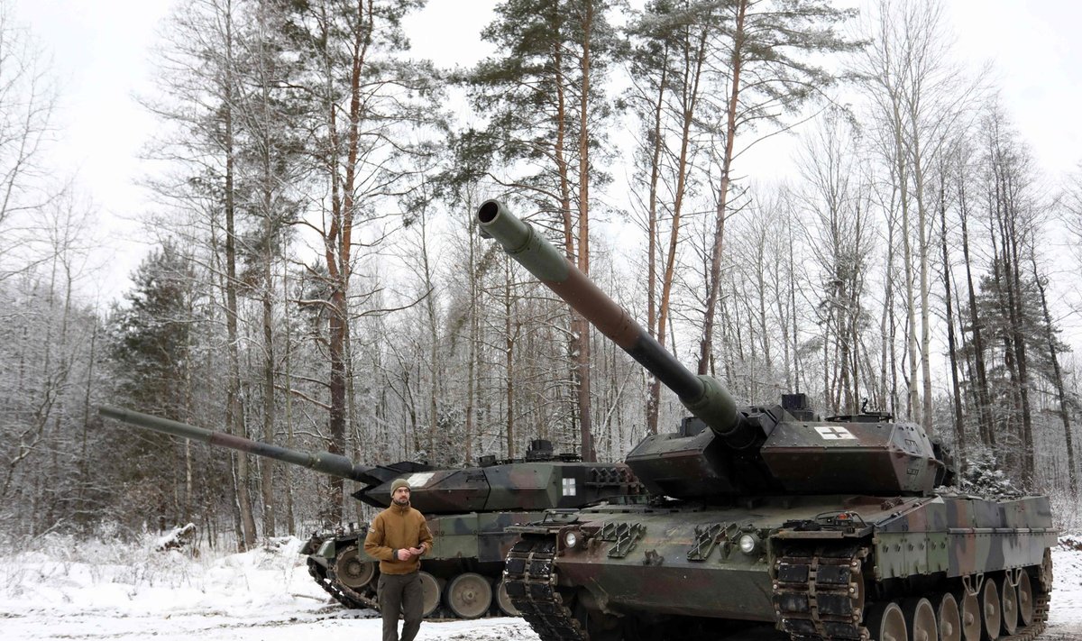 Lietuvoje suremontuoti tankai "Leopard 2", kurie keliaus į Ukrainą. 