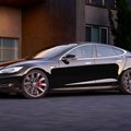 Iš pradžių išgyrusi dabar tyrimų bendrovė su žemėmis maišo „Tesla Model S“