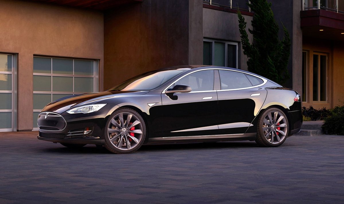 "Tesla Model S"