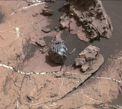 Meteoritas Marse, pavadintas Egg Stone. NASA/JPL-Caltech