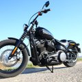 Motociklo „Harley-Davidson Street Bob“ testas: motociklizmo klasika