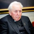 Sunkią traumą patyręs monsinjoras A.Svarinskas neįstengia susimokėti už gydymą