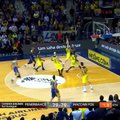 Pergalingas „Maccabi“ metimas: tris kartus pašokinėjęs ant lanko kamuolys atsidūrė krepšyje