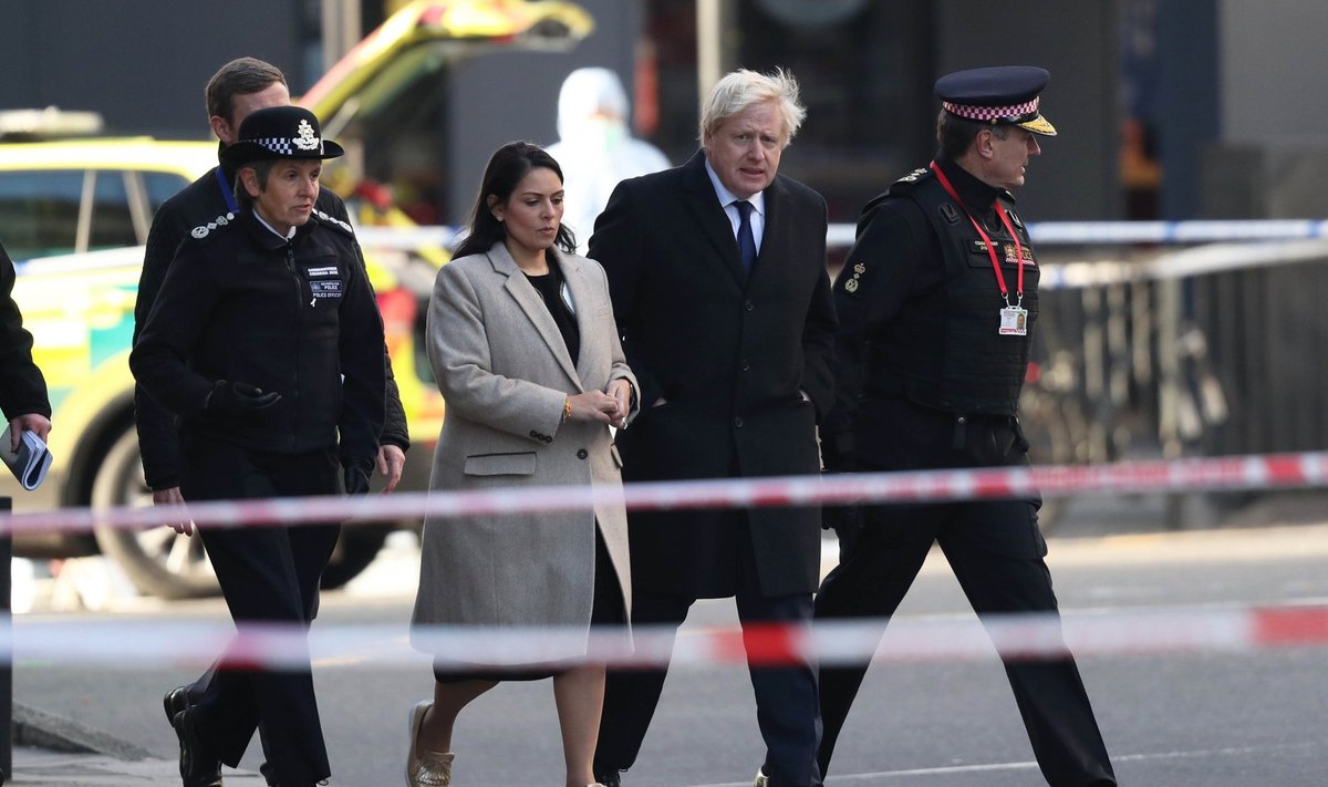 Borisas Johnsonas apsilankė Londono išpuolio vietoje