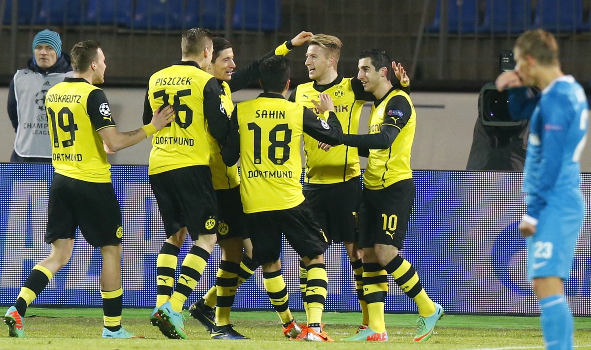 Dortmundo "Borussia" futbolininkai džiaugiasi pergale