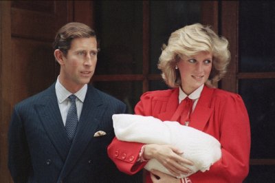 Princesė Diana 1984-ųjų rugsėjo 16-ąją visuomenei pristatė antrą sūnų Harry