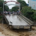 Vietname – didelis potvynis: vanduo plūdo kaip trijų metrų aukščio banga