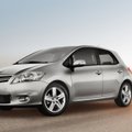 „Toyota“ remontuos 2,4 mln. hibridinių automobilių: tarp jų ir lietuvių pamėgtas modelis
