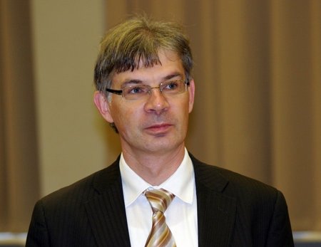 Prof. dr. Leonas Valius