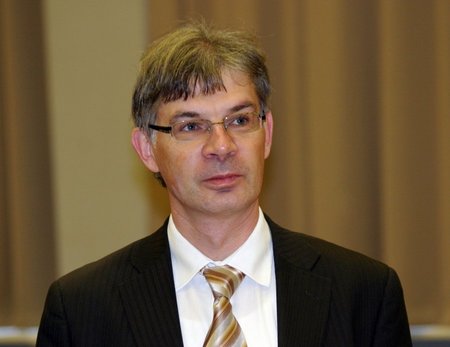 Prof. dr. Leonas Valius