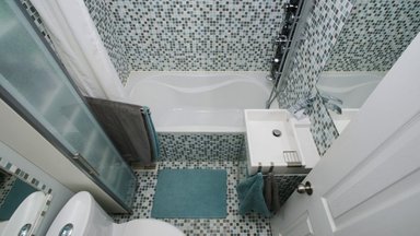 Tvarkydami vonios kambarį šias 5 vietas dažniausiai pamirštame: štai kur veisiasi daugiausia bakterijų