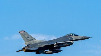 Президент Румынии дал согласие на обучение украинских пилотов на F-16