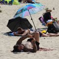 Паланга: дети на пляже все еще справляют малую нужду на песке
