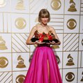 T. Swift atsiėmė pagrindinį „Grammy“, bet didžiausias dėmesys teko Lamarui