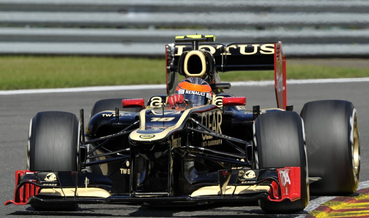 Romainas Grosjeanas su "Lotus" automobiliu sukėlė avariją