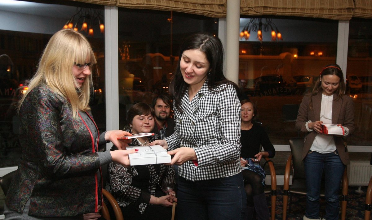 Geriausių laiškų autorių apdovanojimai: DELFI skaitytoja Aurelija ir DELFI komunikacijos vadovė Aistė Žilinskienė