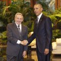 B. Obama ir R. Castro nutraukė diplomatinę tylą: paspaudė vienas kitam rankas