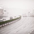 Kelininkai įspėja: Vakarų Lietuvoje eismo sąlygas sunkina šlapdriba ir lietus