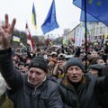 Kijeve tūkstančiai žmonių išėjo į gatves