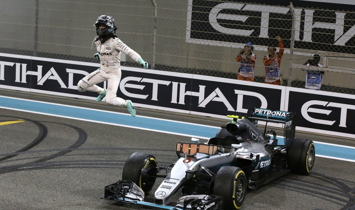 Nico Rosbergas ir "Mercedes" bolidas