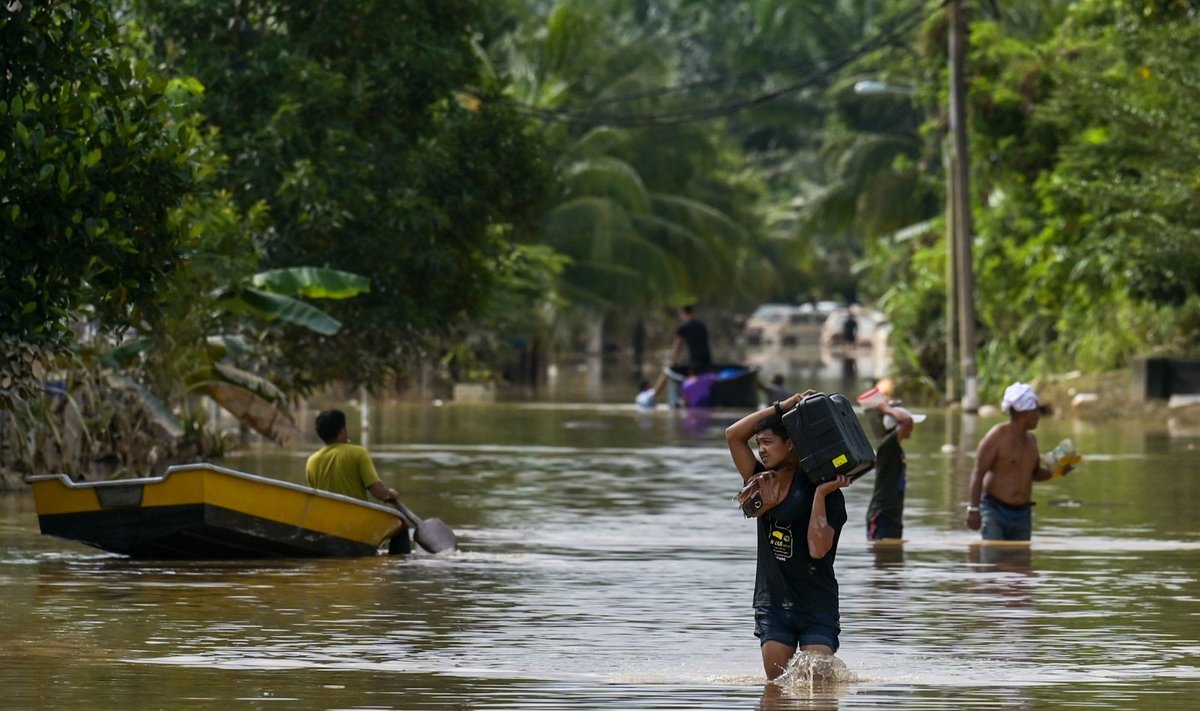 Malaizijoje per potvynius žuvo šeši žmonės, beveik 50,000 evakuota