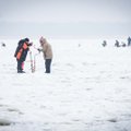 Uždrausta lipti ant Kuršių marių ledo