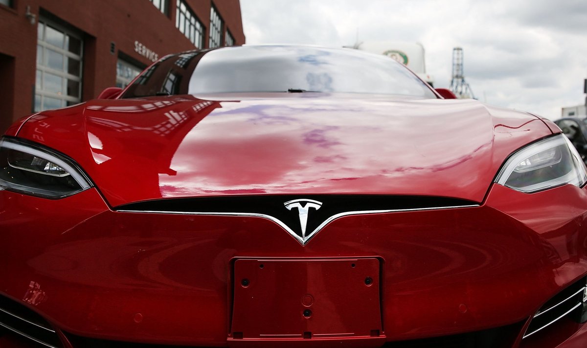 "Tesla Model S"