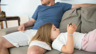 Eksperto patarimai tėvams: kaip išrinkti pirmąjį išmanųjį telefoną vaikui?
