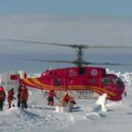 Iš Antarktyje įstrigusio laivo išgelbėti žmonės pradėjo ilgą kelionę namo