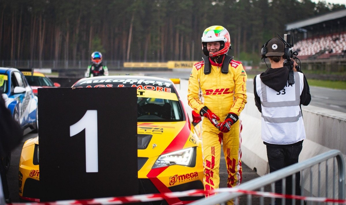 Pirmosiose Baltijos šalių TCR čempionato lenktynėse Ramūnas Čapkauskas buvo nepavejamas