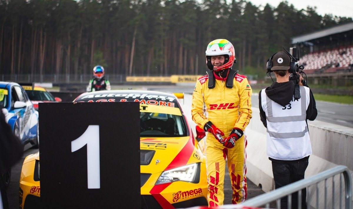 Pirmosiose Baltijos šalių TCR čempionato lenktynėse Ramūnas Čapkauskas buvo nepavejamas
