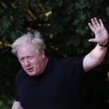 Ataskaita: Johnsonas sąmoningai klaidino parlamento narius dėl vakarėlių per karantiną