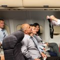 Stiuardese dirbanti lietuvė atvirai papasakojo apie nuolatinius keleivių grasinimus ir užgaidas