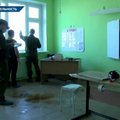 Tyrėjai išplatino vaizdo medžiagą, kaip ginkluotas jaunuolis Kazanėje eina į mokyklą