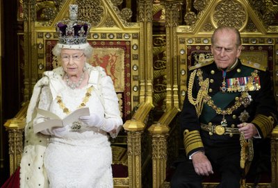 Britanijos princas Philipas su karaliene Elžbieta