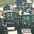 Paryžių užtvindė protestuojantys ūkininkai su tūkstančiais traktorių