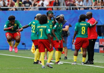 Kamerūno moterų futbolo rinktinės emocijos