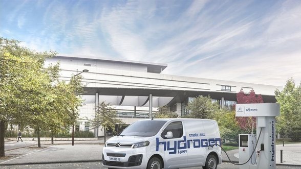 Pirmasis vandeniliu varomas „Citroën ë-Jumpy Hydrogen“ išsiųstas realiems išbandymams versle
