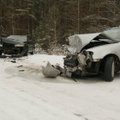 Vilniaus r. „Volvo“ kaktomuša trenkėsi „Hyundai“, su mama važiavę mažamečiai išvežti į ligoninę