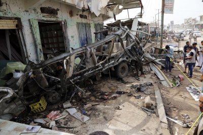 43 žmonės žuvo, daugiausia vaikai, Saudo Arabijai subombardavus mokyklinį autobusą
