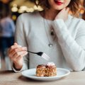 Valgymo psichologija: kodėl dažnai valgome ne tai, ką reikėtų, ir ne tiek, kiek reikėtų
