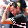 „Roland Garros“: argentinietis užsipuolė žiūrovą, Nadalis susiėmė antrą mačo dieną
