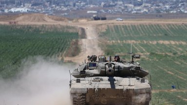 Įtampa Artimuosiuose Rytuose. Izraelio kariuomenė praneša, kad Gazos Ruože rasti trijų įkaitų kūnai