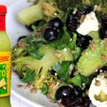 Žalioji vitaminų bomba: šios pikantiškos salotos nustebins savo skoniu