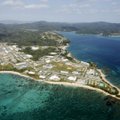 Japonai protestuoja prieš JAV kariuomenės buvimą Okinavos saloje