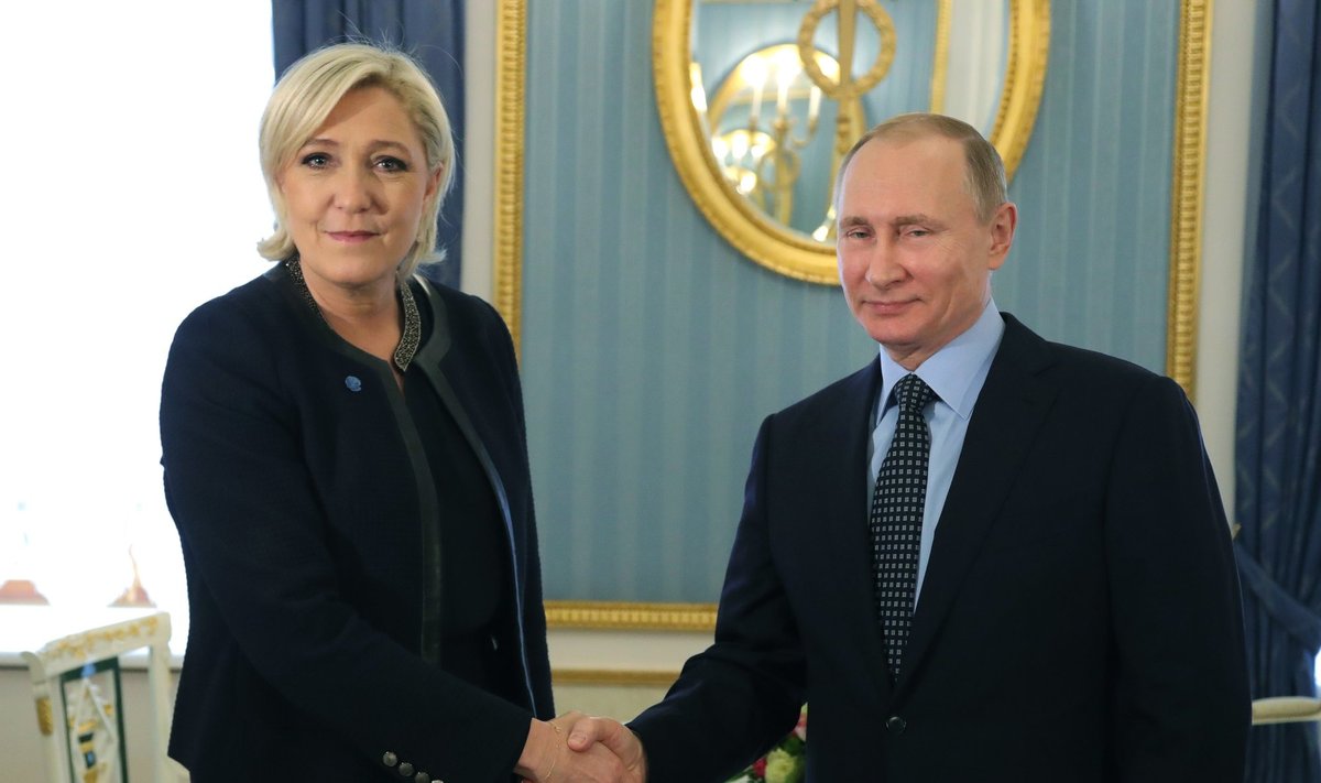Vladimiras Putinas ir Marine Le Pen 