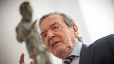 Schröderis: Vakarai turi derėtis su Putinu